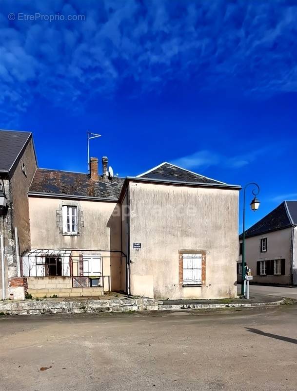 Maison à BAZOCHES-LES-HAUTES