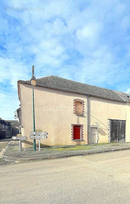 Maison à BAZOCHES-LES-HAUTES