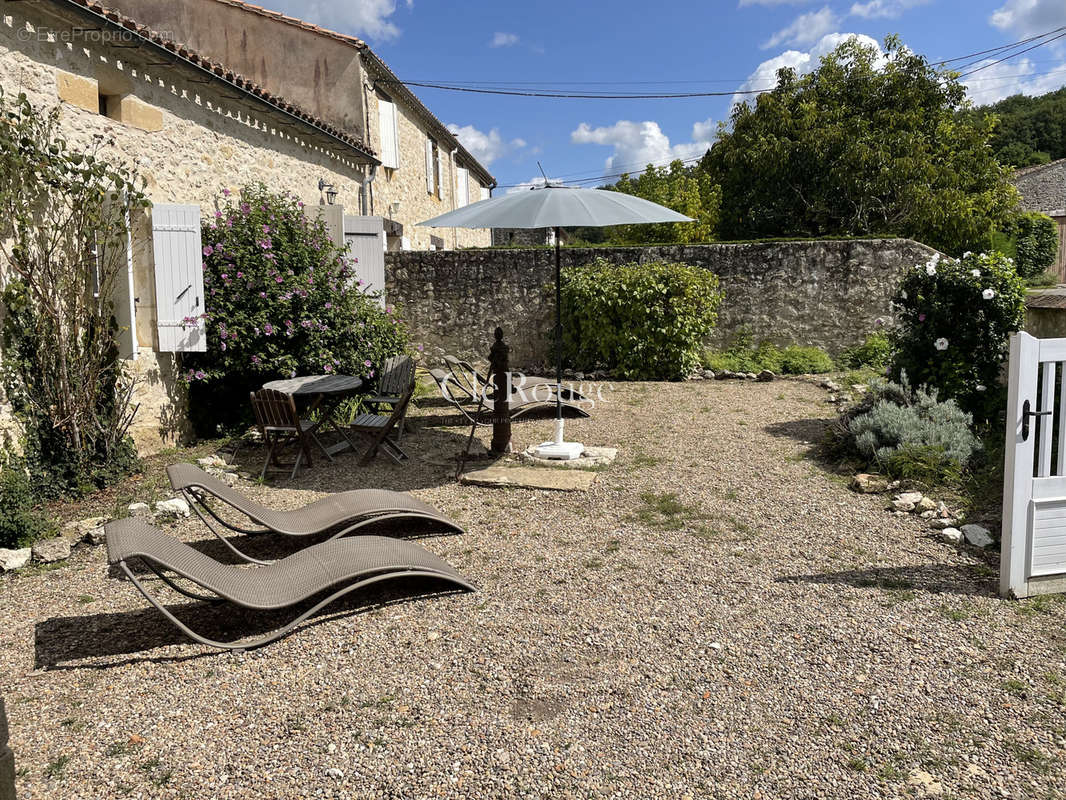 Maison à GENSAC