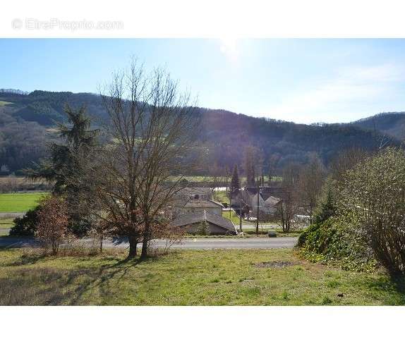 Terrain à TREBAS