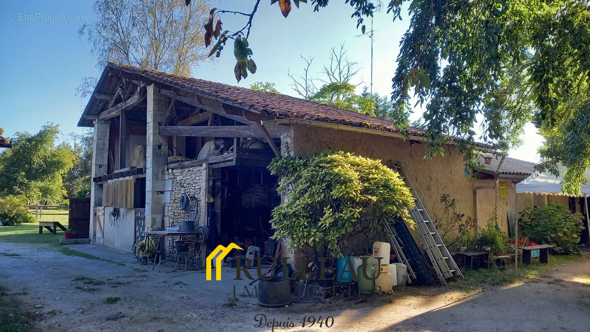 Maison à DONNEZAC