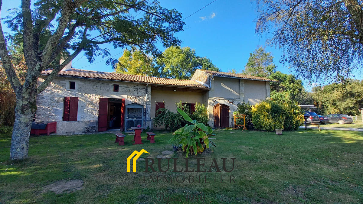 Maison à DONNEZAC