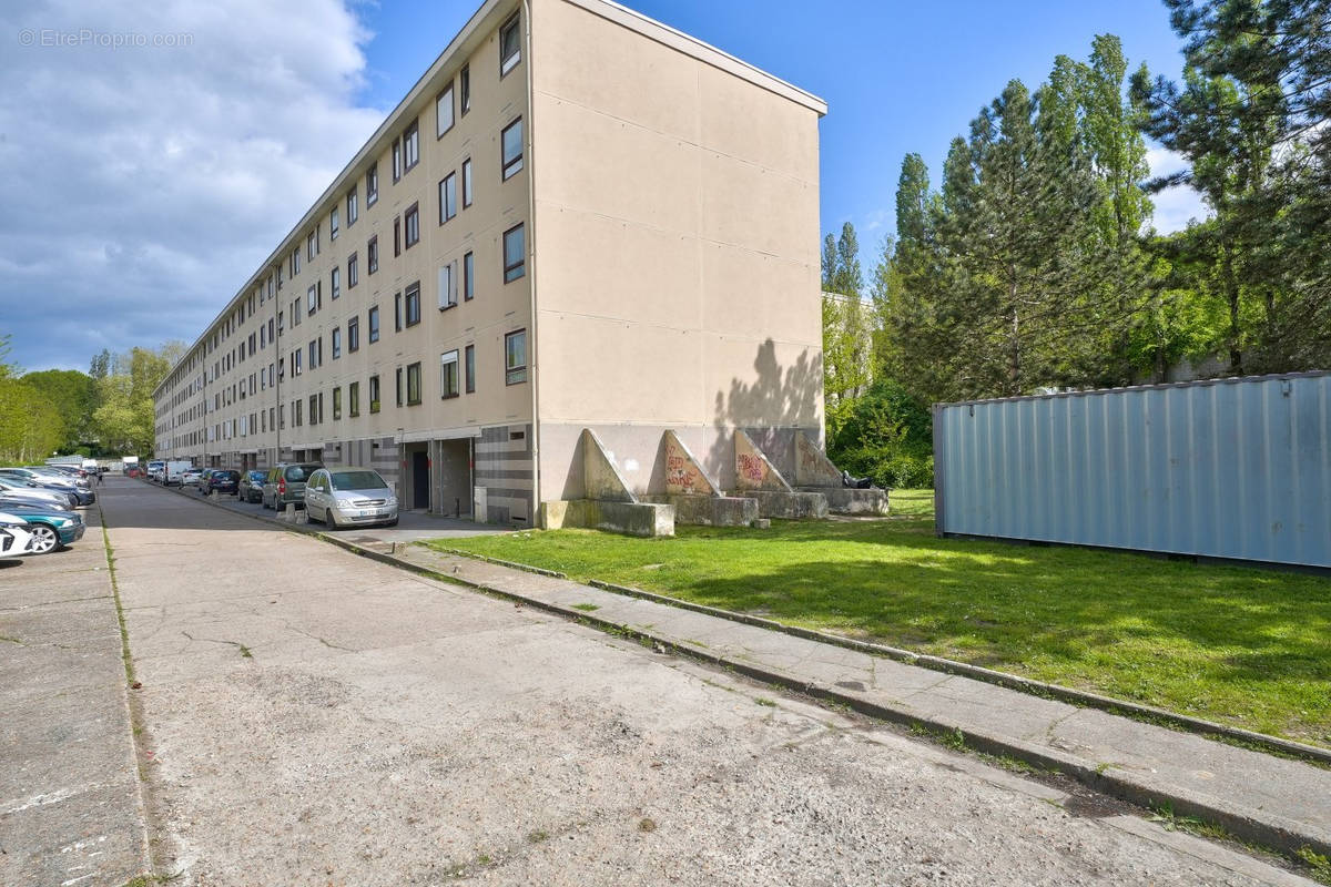 Appartement à CLICHY-SOUS-BOIS