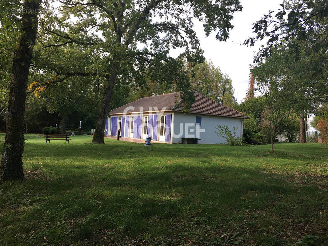 Maison à URY