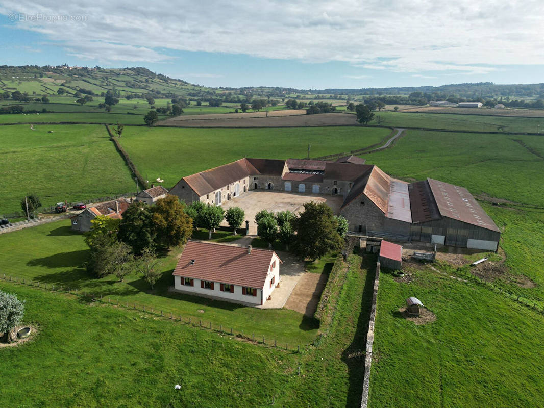 Maison à BURZY