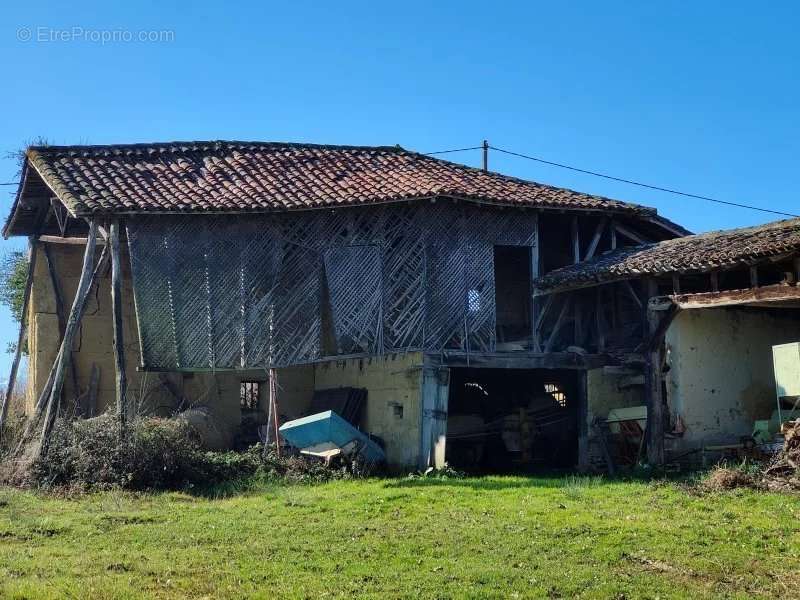 Maison à TRIE-SUR-BAISE