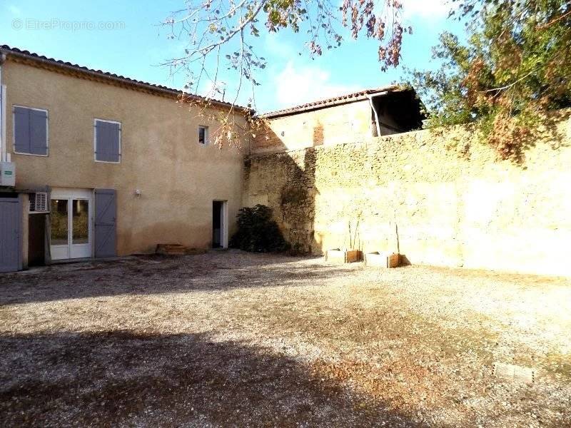 Maison à SEISSAN