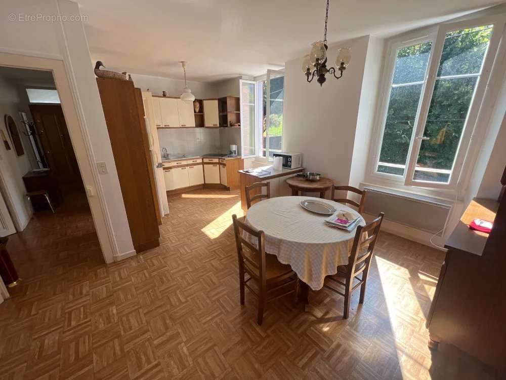 Appartement à EVIAN-LES-BAINS