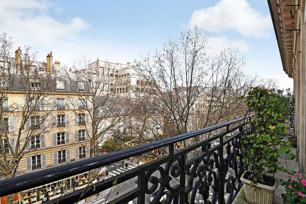 Appartement à PARIS-6E