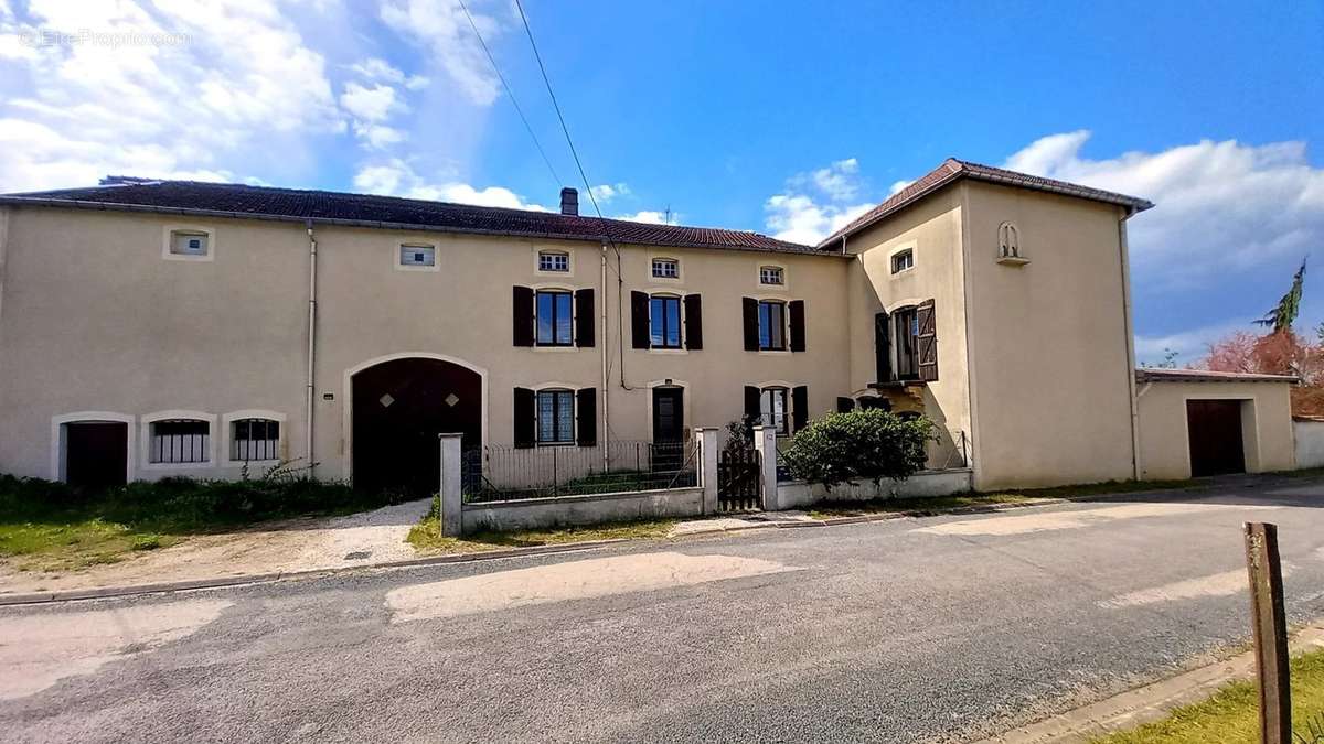 Maison à SAULXURES-LES-BULGNEVILLE