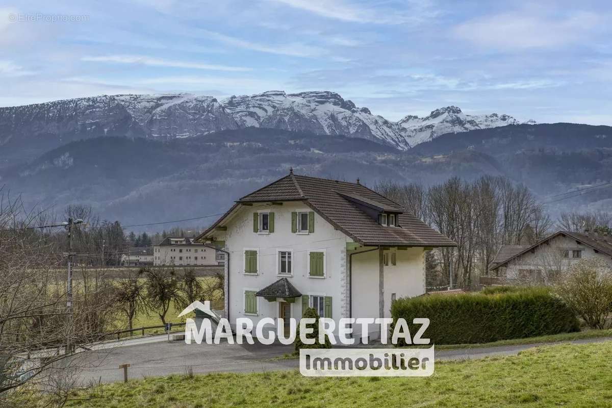 Maison à MARIGNIER