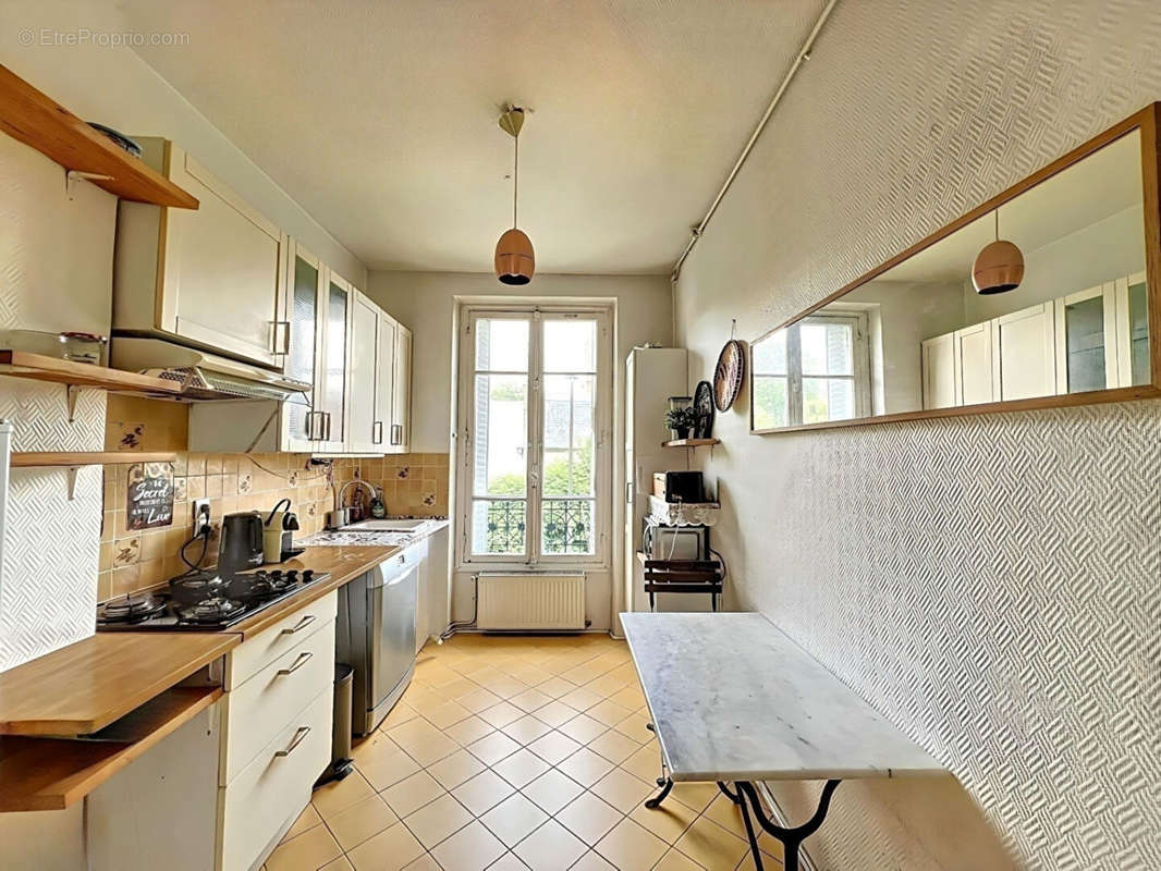 Appartement à SURESNES