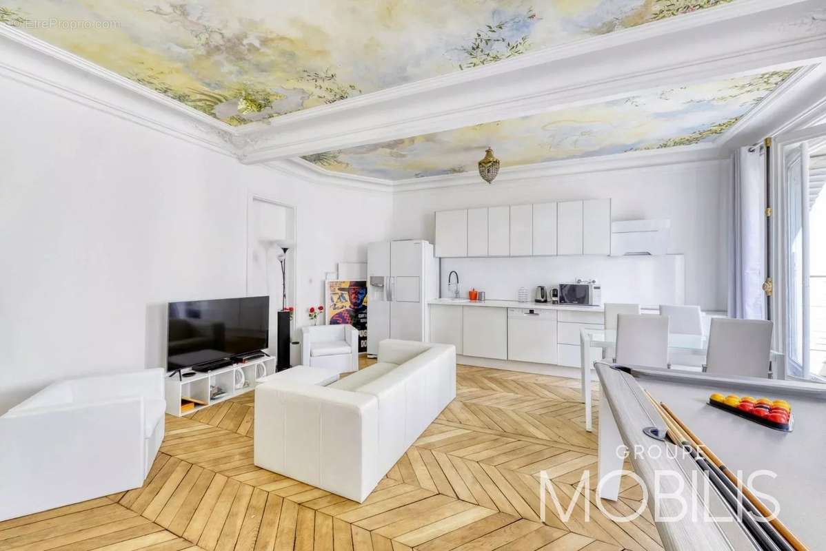 Appartement à PARIS-8E