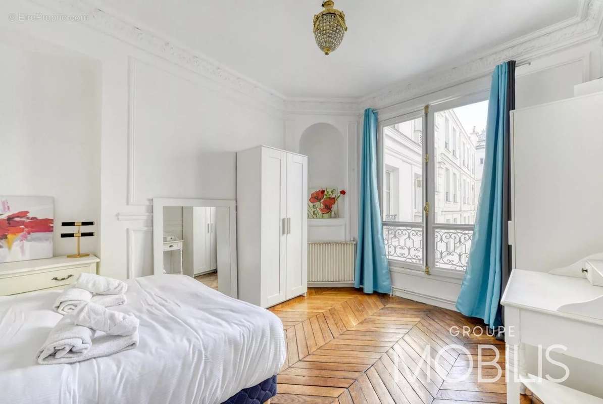 Appartement à PARIS-8E