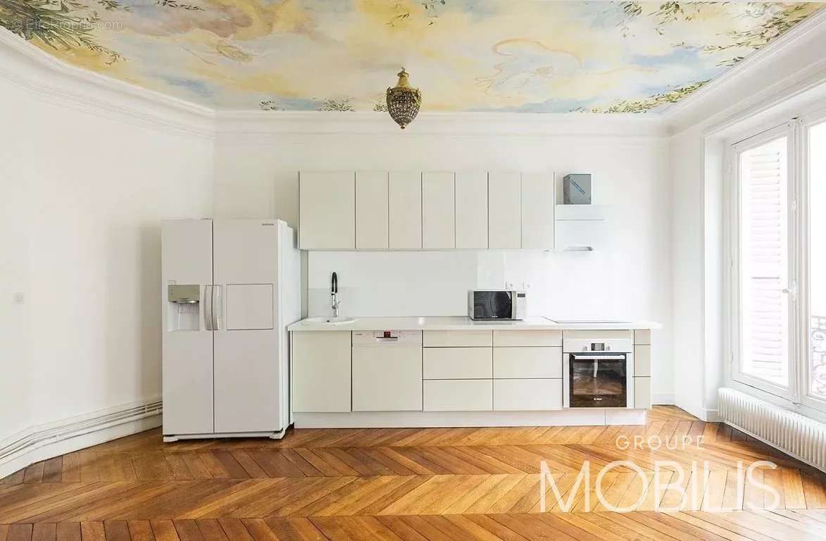 Appartement à PARIS-8E