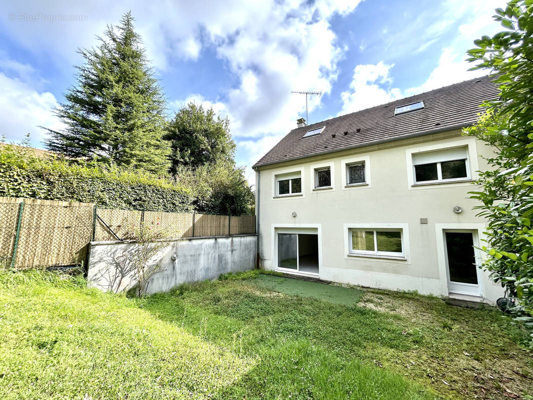 Maison à CELY