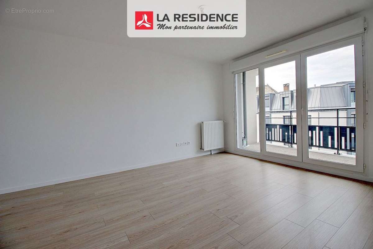 Appartement à SARTROUVILLE