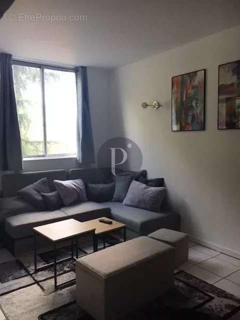 Appartement à FRESNES