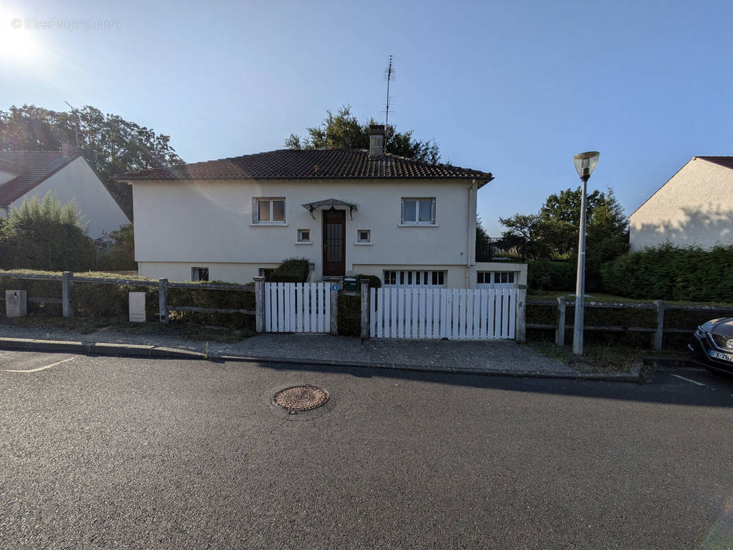 Maison à LIVRY-SUR-SEINE