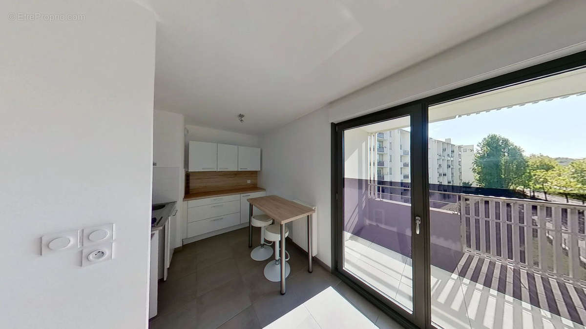 Appartement à LYON-8E