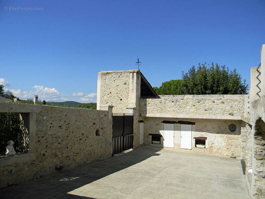 Maison à MONTELIMAR