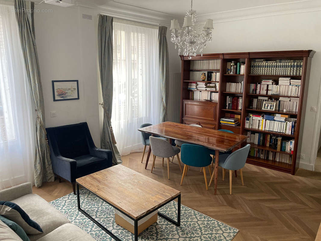 Appartement à VERSAILLES