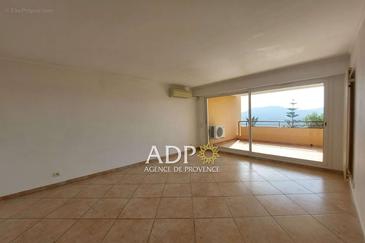 Appartement à MANDELIEU-LA-NAPOULE