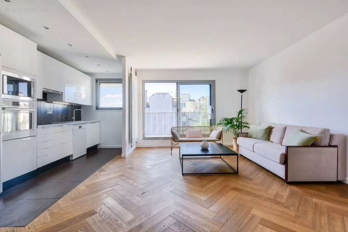 Appartement à PARIS-16E