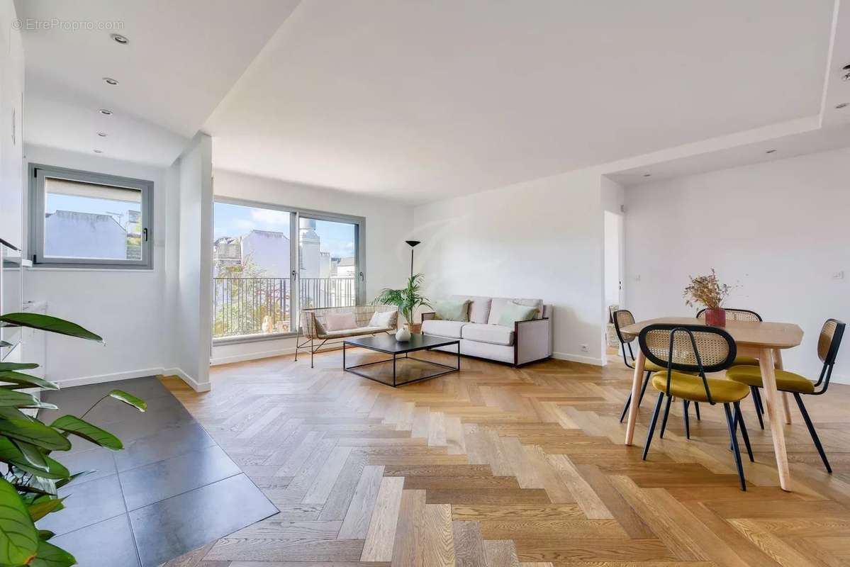 Appartement à PARIS-16E