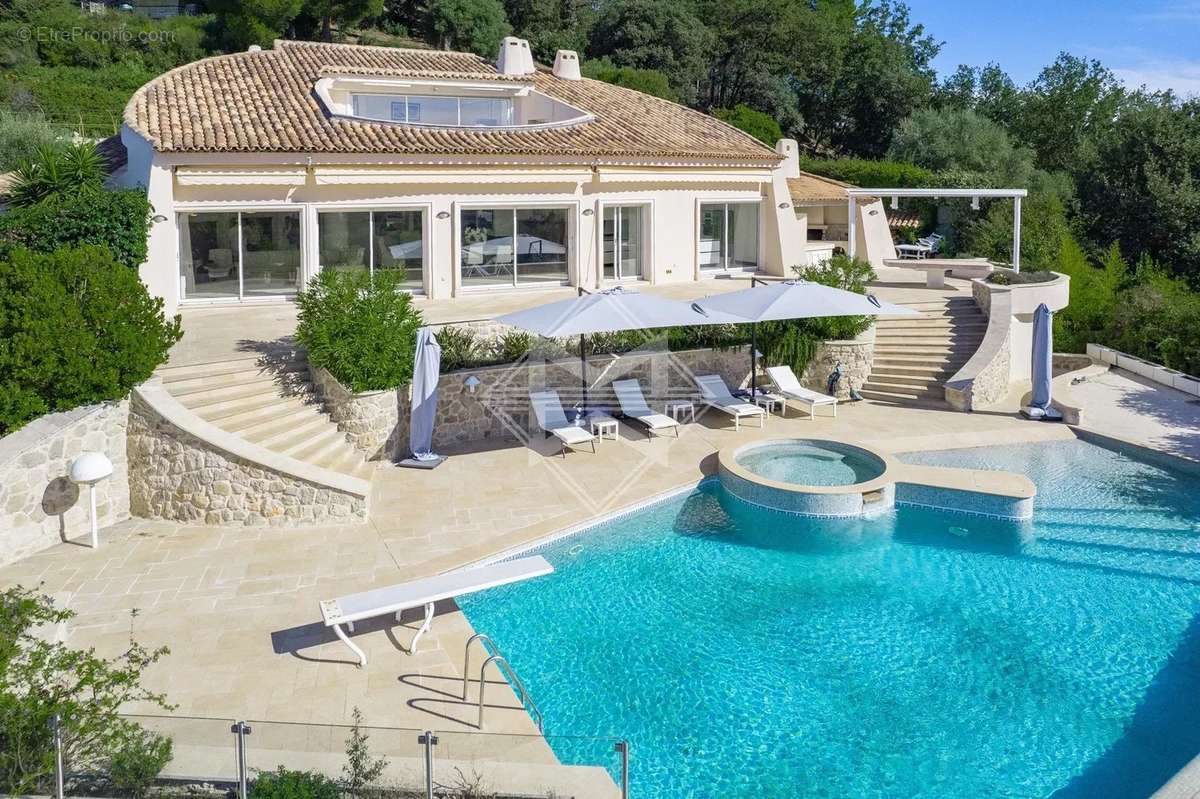 Maison à CAGNES-SUR-MER