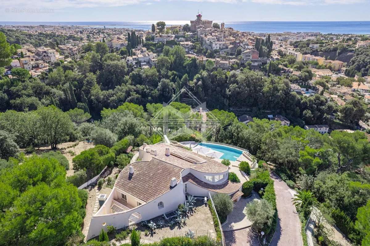 Maison à CAGNES-SUR-MER