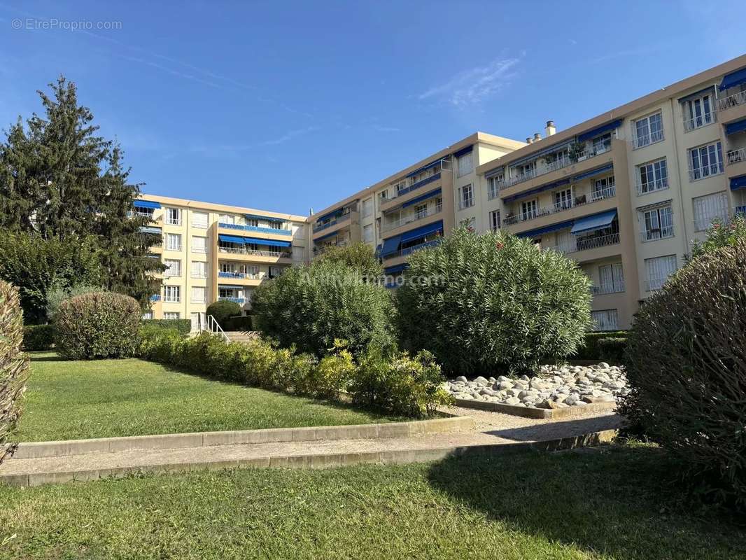 Appartement à LE CANNET