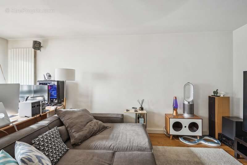 Appartement à LEVALLOIS-PERRET