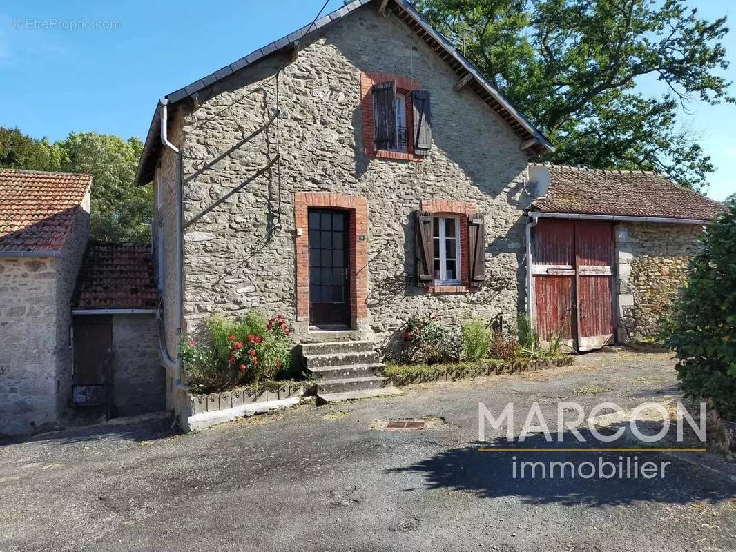 Maison à SAINT-PIERRE-DE-FURSAC