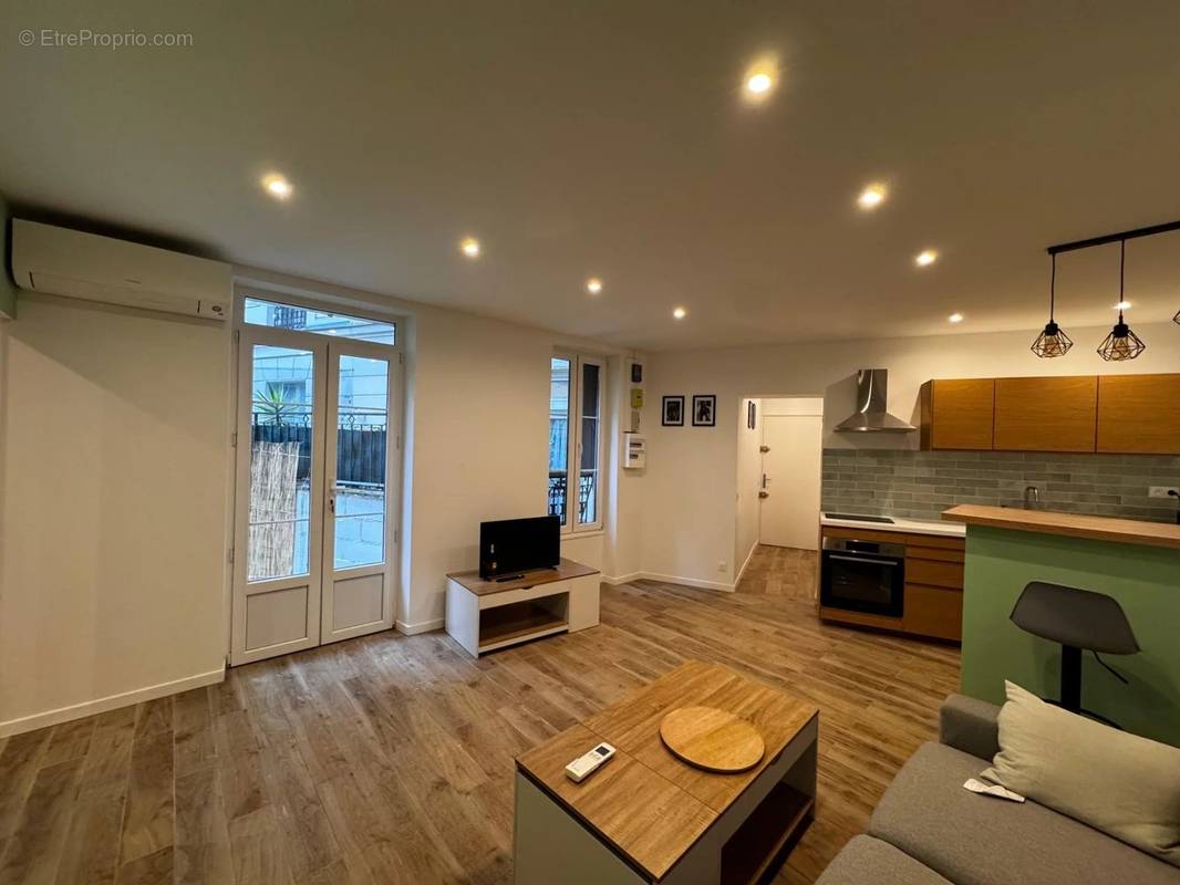 Appartement à PARIS-11E