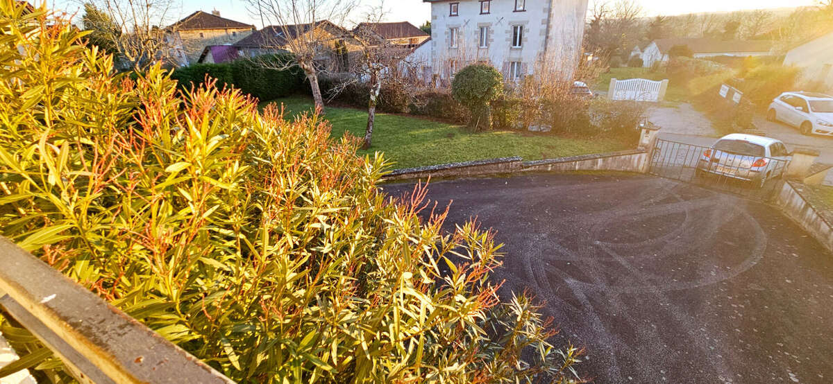 Maison à VERNEUIL-SUR-VIENNE