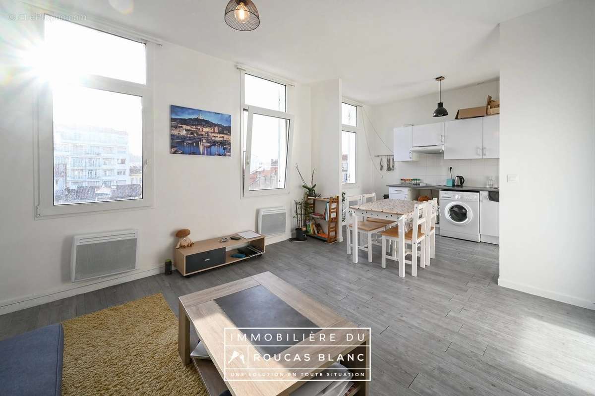 Appartement à MARSEILLE-5E