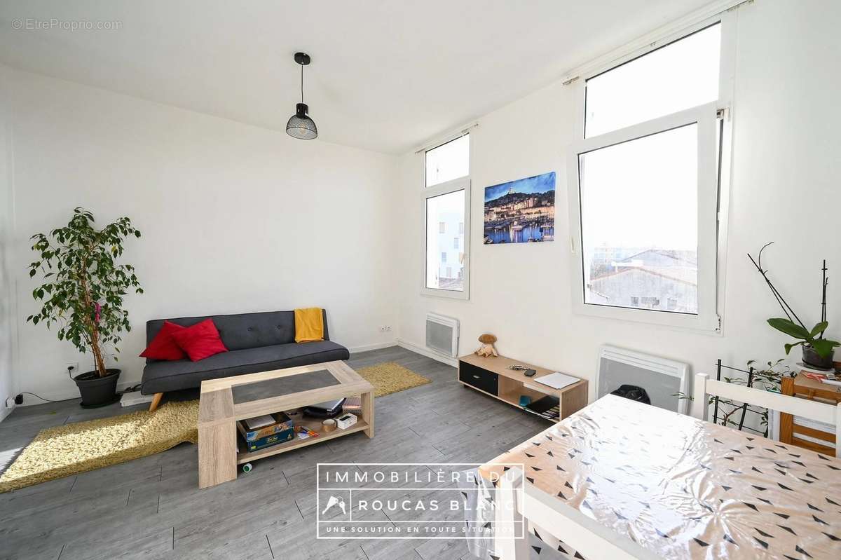 Appartement à MARSEILLE-5E