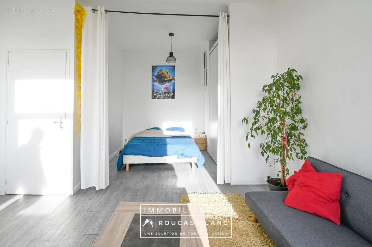 Appartement à MARSEILLE-5E