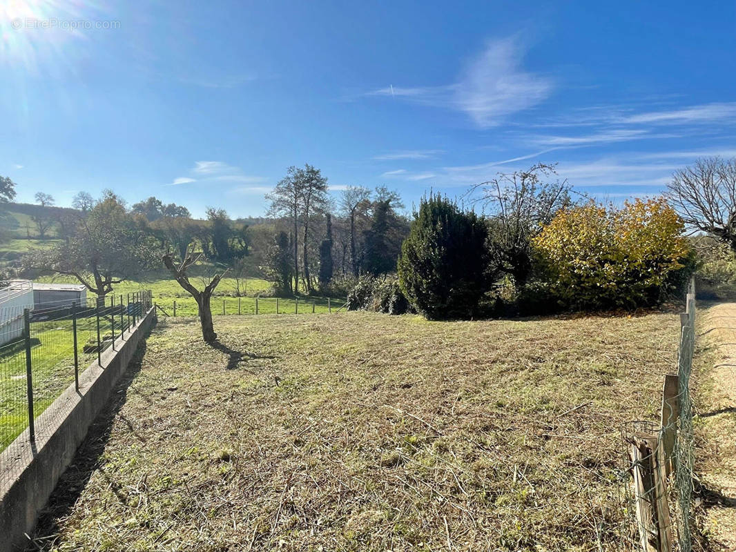 Terrain à BOURGOIN-JALLIEU