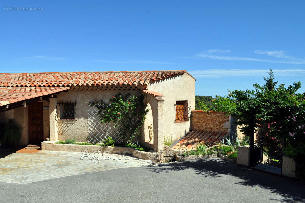 Maison à LA GAUDE