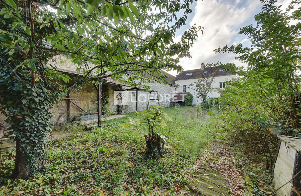 Maison à FLEURY-SUR-ORNE