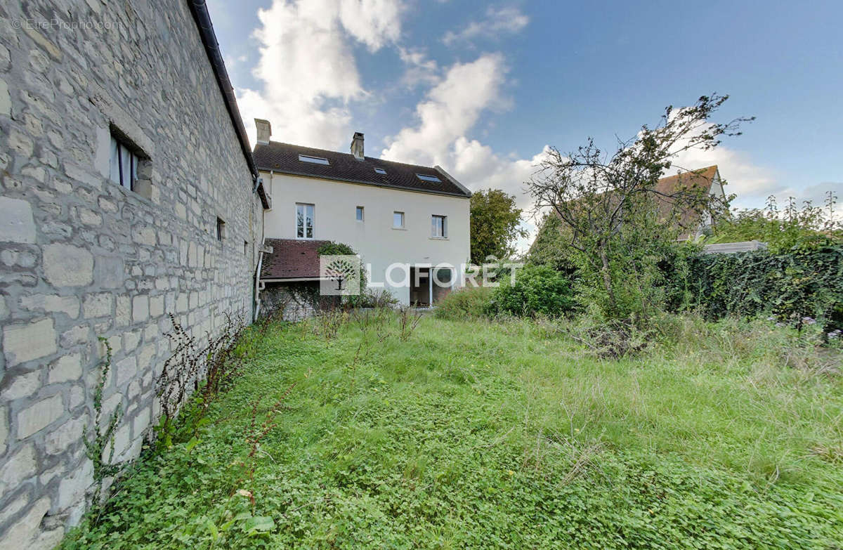 Maison à FLEURY-SUR-ORNE