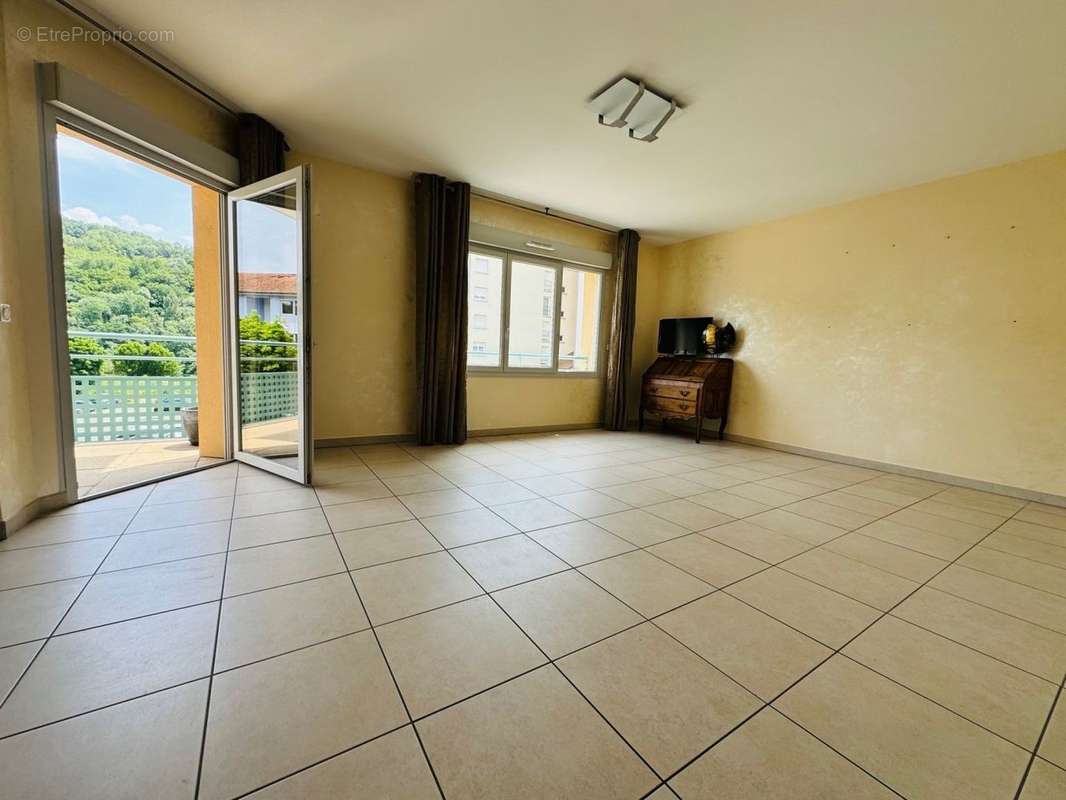 Appartement à BELLEGARDE-SUR-VALSERINE