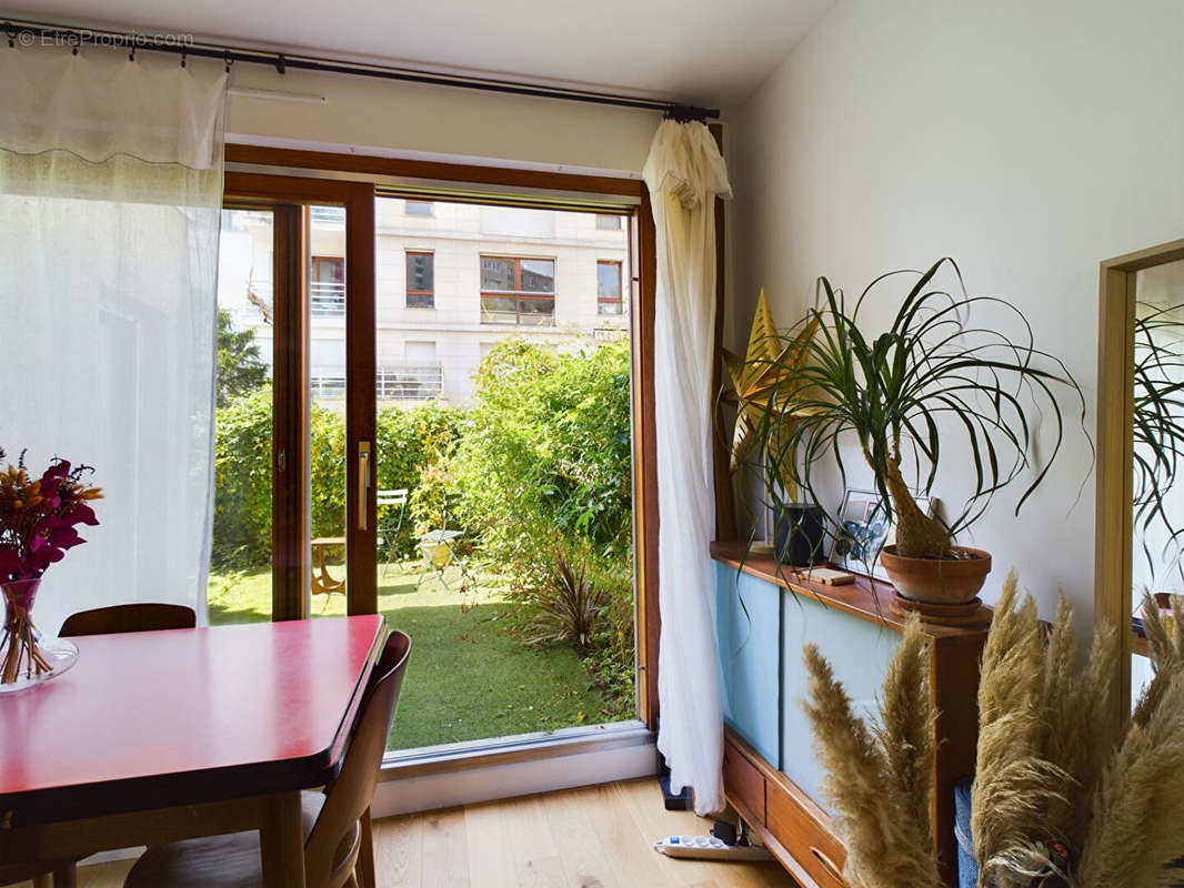 Appartement à PARIS-20E