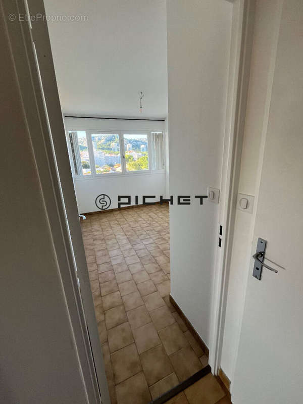 Appartement à MARSEILLE-8E