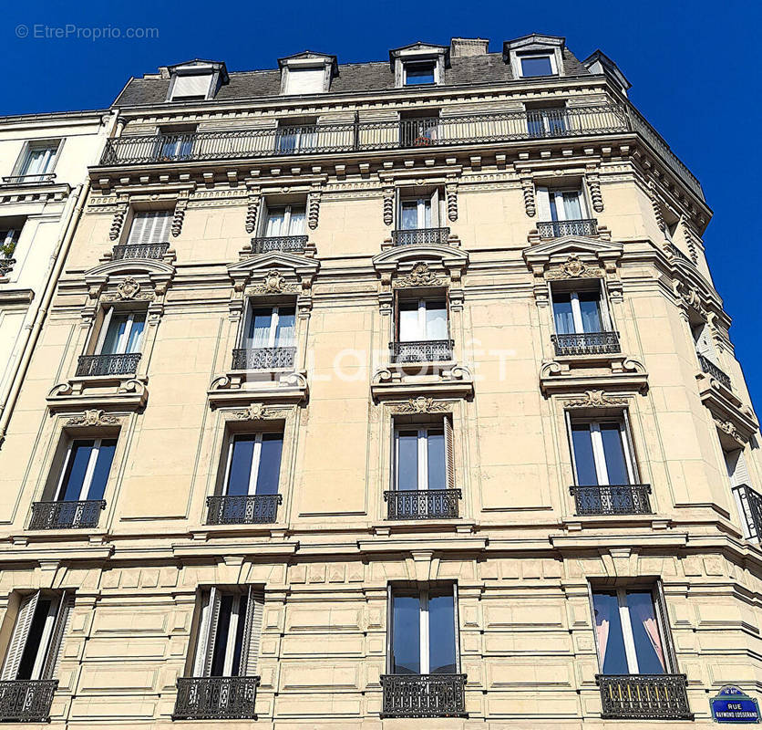 Appartement à PARIS-14E