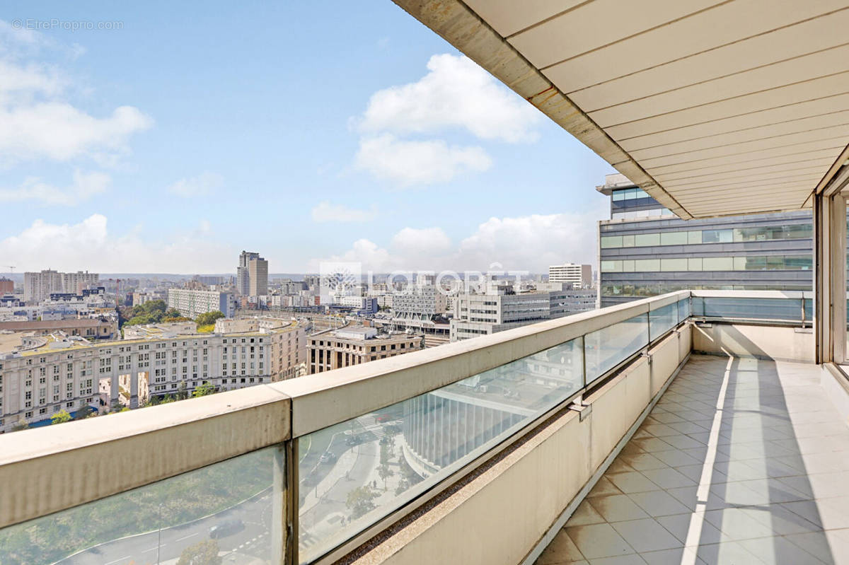 Appartement à PARIS-14E