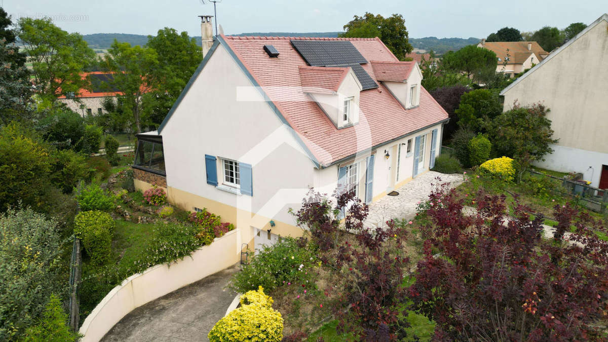 Maison à MORAINVILLIERS