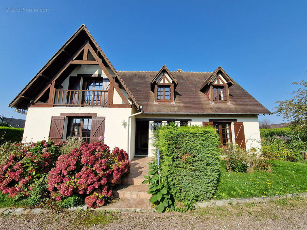 Maison à FRANQUEVILLE-SAINT-PIERRE